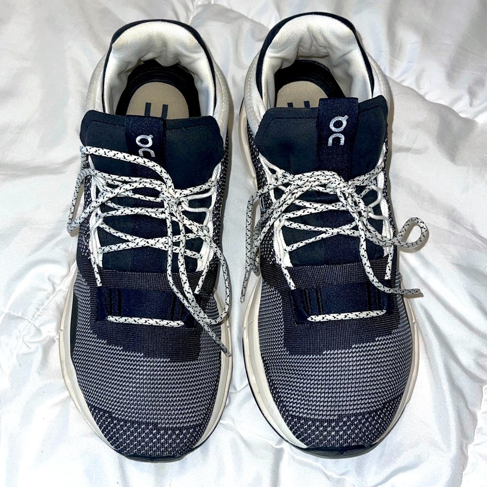 On Cloud “Cloudnova” Sneaker